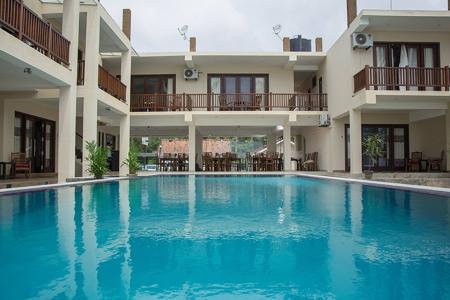 Отель Sapphire Seas Beachfront Hotel в Хиккадува - Шри-Ланка