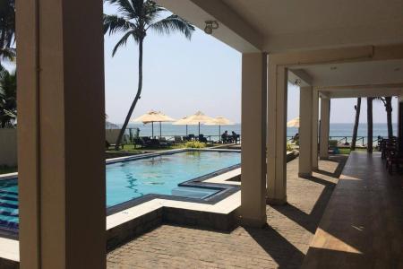 Отель Sapphire Seas Beachfront Hotel в Хиккадува - Шри-Ланка