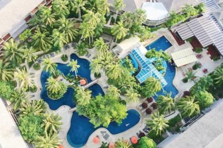 Отель Holiday Inn Resort Phuket Surin Beach, an IHG Hotel в пляж Сурин - Таиланд