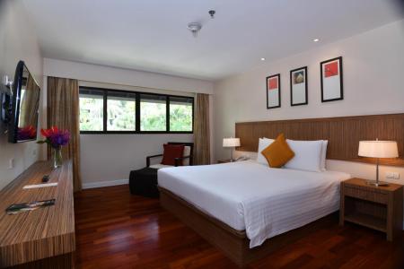 Отель Holiday Inn Resort Phuket Surin Beach, an IHG Hotel в пляж Сурин - Таиланд