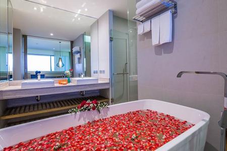 Отель Wyndham Grand Phuket Kalim Bay в пляж Патонг - Таиланд