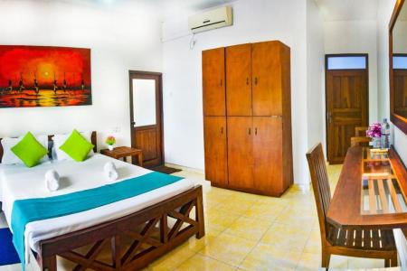 Отель Di Sicuro Tourist Inn в Хиккадува - Шри-Ланка