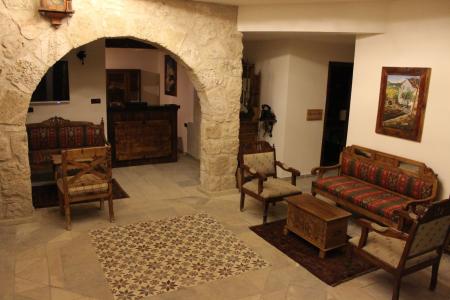 Отель Kemerli Konak в Кириния - Кипр