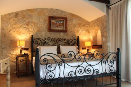 Отель Kemerli Konak в Кириния - Кипр