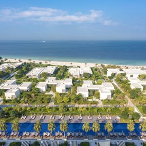 отель Al Zorah Beach Resort