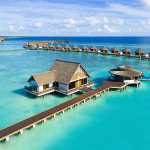 отель Mercure Maldives Kooddoo Resort
