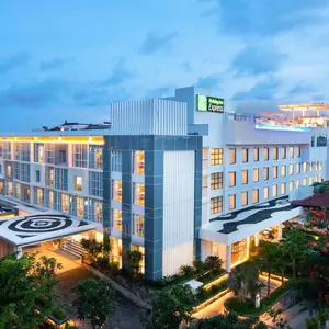 отель Holiday Inn Express Baruna Bali