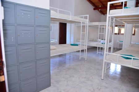 Отель Sundowners Guest House в Хиккадува - Шри-Ланка