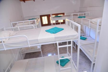 Отель Sundowners Guest House в Хиккадува - Шри-Ланка