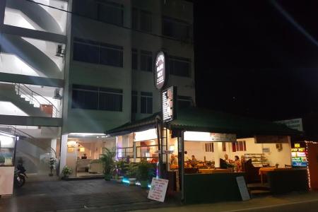 Отель BlueSky Hotel Hikkaduwa в Хиккадува - Шри-Ланка