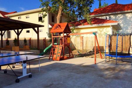 Отель ГудаУта коттеджный комплекс в Гудаута - Абхазия