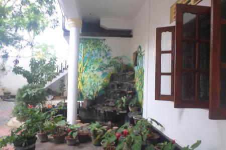 Отель Happy Night & Restaurant в Унаватуна - Шри-Ланка