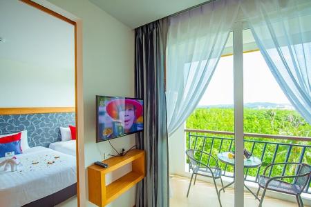 Grand Naiharn Suite