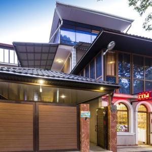 отель Гагра-Лазурная