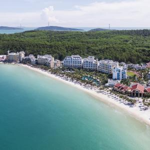 отель JW Marriott Phu Quoc Emerald Bay Resort & Spa