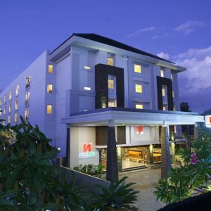 отель Swiss-Belexpress Kuta Legian