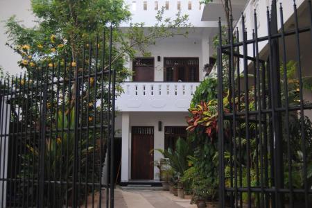 Отель Unawatuna Beach Bungalow в Унаватуна - Шри-Ланка