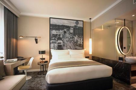 Отель Hotel Stripes Kuala Lumpur, Autograph Collection в Куала-Лумпур - Малайзия