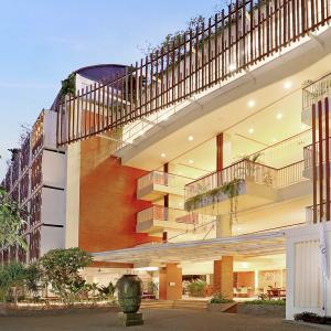 отель FOX Harris Jimbaran Bali