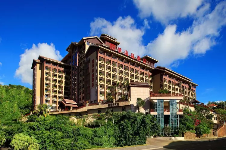 Four Seasons Ocean Courtyard Hotel
