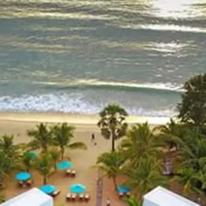 отель Arugambay Roccos