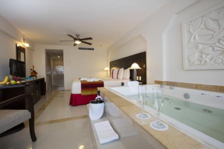 Отель Crown Paradise Club в Канкун - Мексика