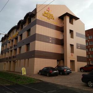 отель Мартон Ока