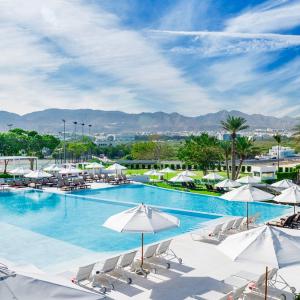 отель Crowne Plaza Muscat