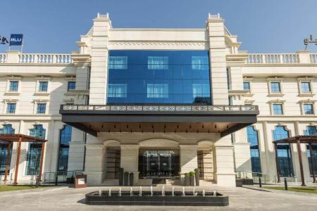 Отель Radisson Blu Hotel Ajman в Аджман - ОАЭ