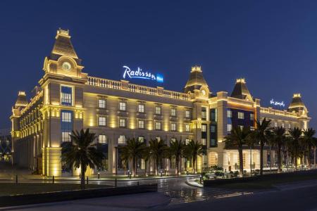 Отель Radisson Blu Hotel Ajman в Аджман - ОАЭ