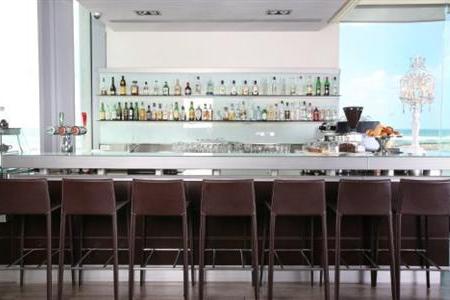Отель Crowne Plaza Tel Aviv Beach в Тель-Авив - Израиль