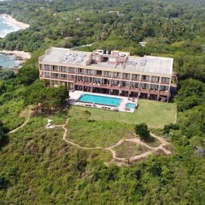 отель Sooriya Resort & Spa