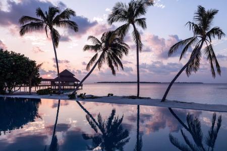 Отель Reethi Faru Resort в Раа Атолл - Мальдивы