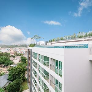 отель Ozone Condotel Kata Beach