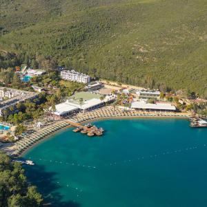 отель Green Bay Resort & Spa