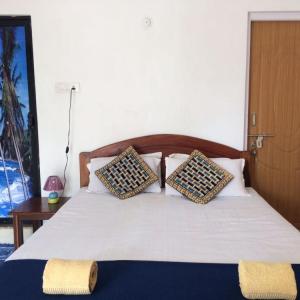 отель White House Beach Apartments