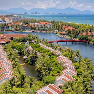отель Koi Resort & Spa