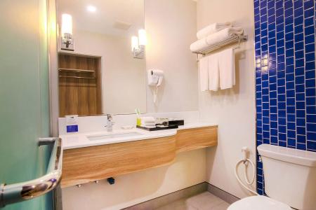 Отель Holiday Inn Express Krabi Ao Nang Beach в Ао Нанг - Таиланд