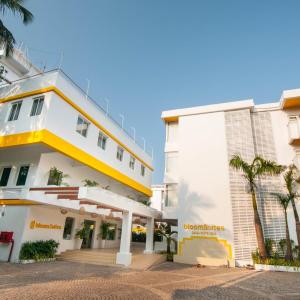 отель BloomSuites