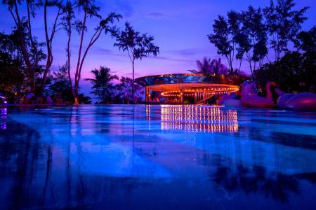 Отель Baba Beach Club Phuket в пляж Натай - Таиланд