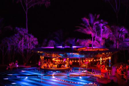 Отель Baba Beach Club Phuket в пляж Натай - Таиланд