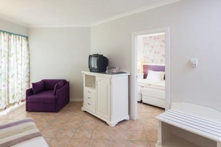 Отель Iz Flower Side Beach в Кумкой - Турция