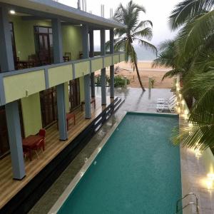 отель Serenade Beach