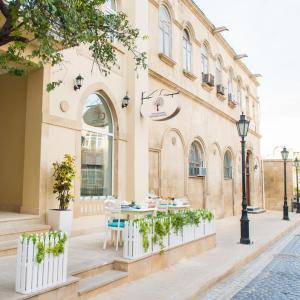 отель Two Seasons Boutique Hotel