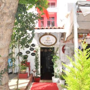 отель Center Hill Hotel