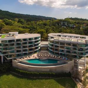 отель Lets Phuket Twin Sands Resort & Spa