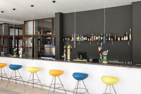 Отель Mayfair Gardens в Пафос - Кипр