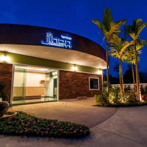 отель Jinda Resort