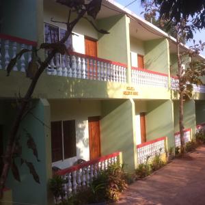 отель Apricot Inn Miloza Holiday Homes