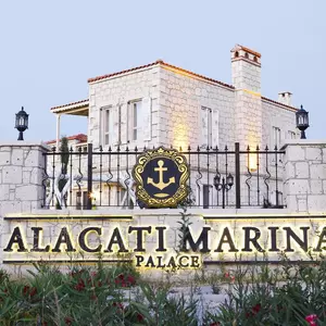 отель Alacati Marina Palace Boutique Hotel
